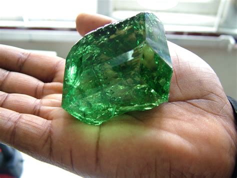 Giant Gems Betsul