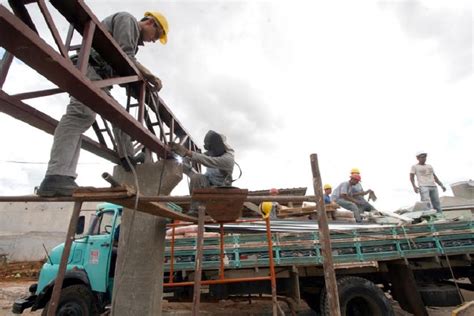 Maquina De Fenda De Tecnico De Empregos Na Asia