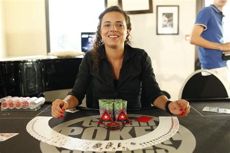 Nadia Croupiere Poker Duelo