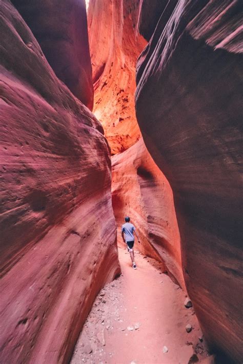 Peek A Boo Slot Canyon Tour