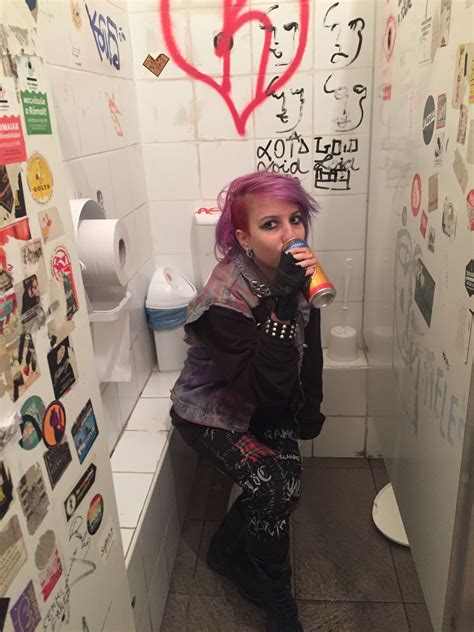 Punk Toilet Bwin