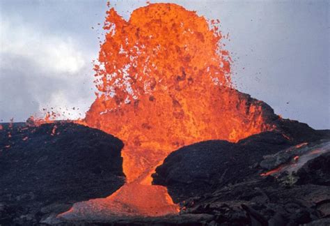 Quente Vulcao De Fenda