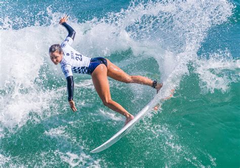 Surfing Beauties Sportingbet